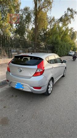 هیوندای ئەکسنت هاچباک